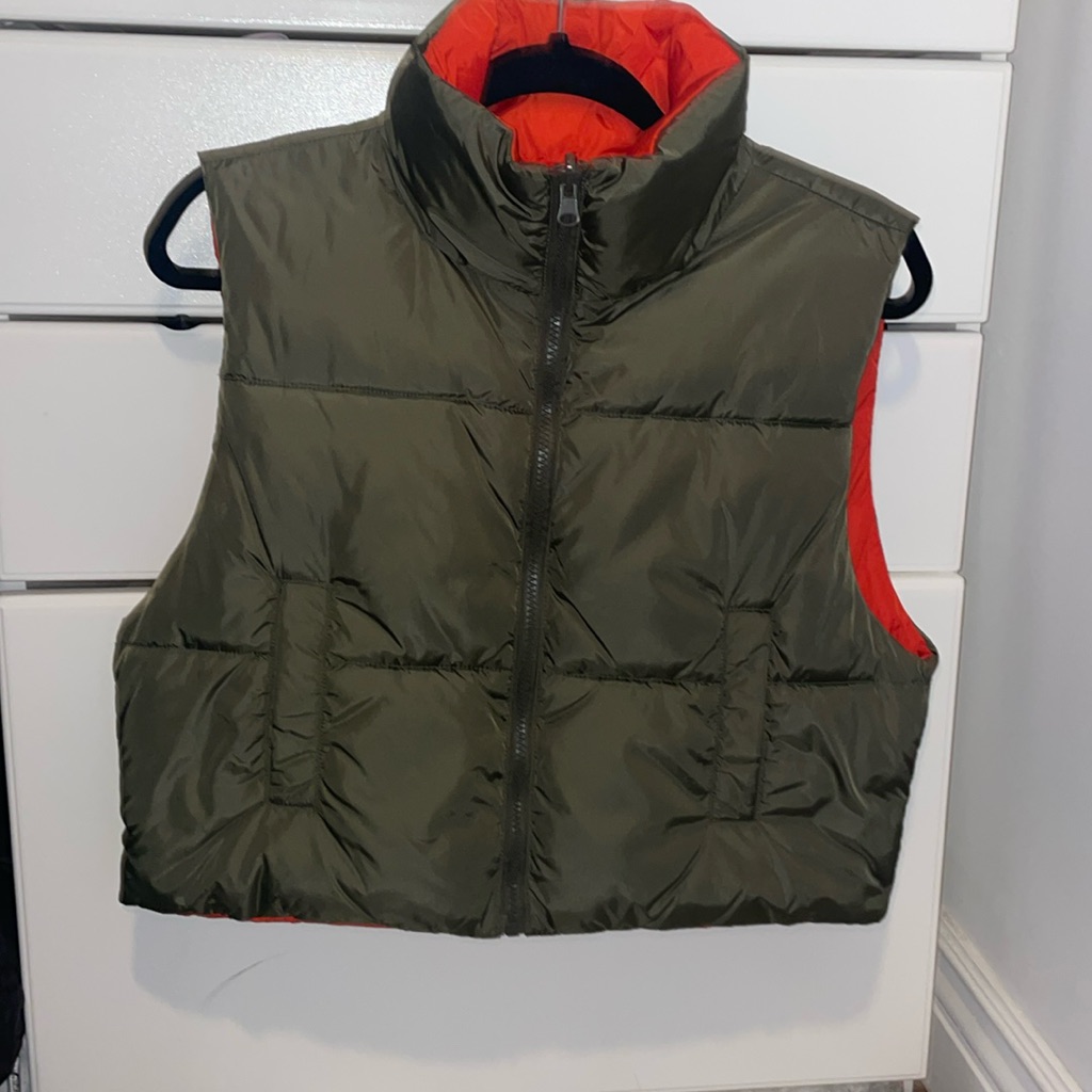 Steve Madden Cropped Puffer Vest